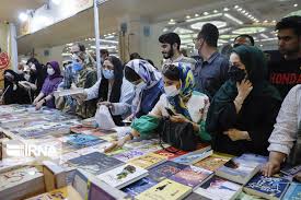 استقبال عمومی از بخش کتاب نمایشگاه قرآن امسال چشمگیر است/ حضور ۱۰۷ ناشر