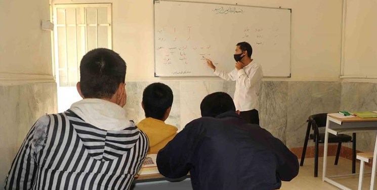 وزیر آموزش و پرورش باید مقتدر باشد