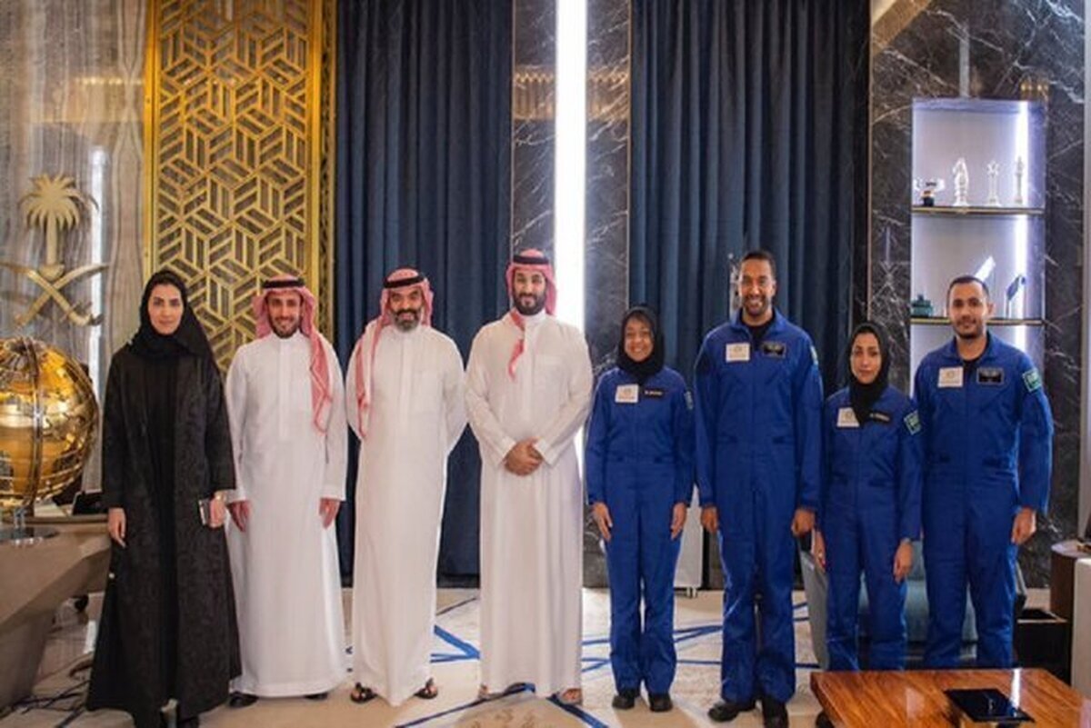دیدار فضانوردان عربستان با ولیعهد +عکس