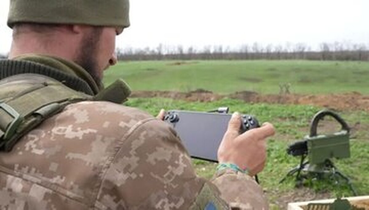 ابتکار عجیب اوکراینی‌ها برای کنترل از راه دور مسلسل+عکس