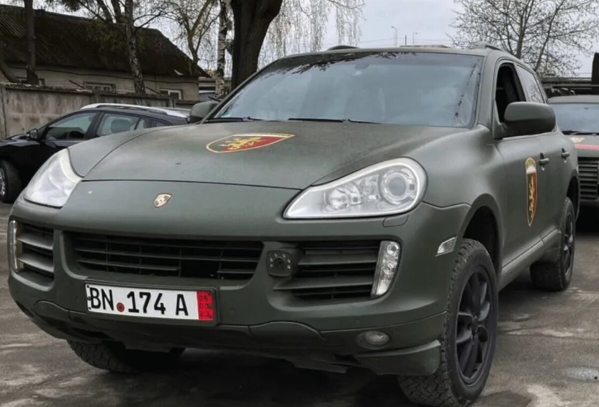 اوکراینی‌ها پورشه را به خودروی نظامی تبدیل کردند+عکس