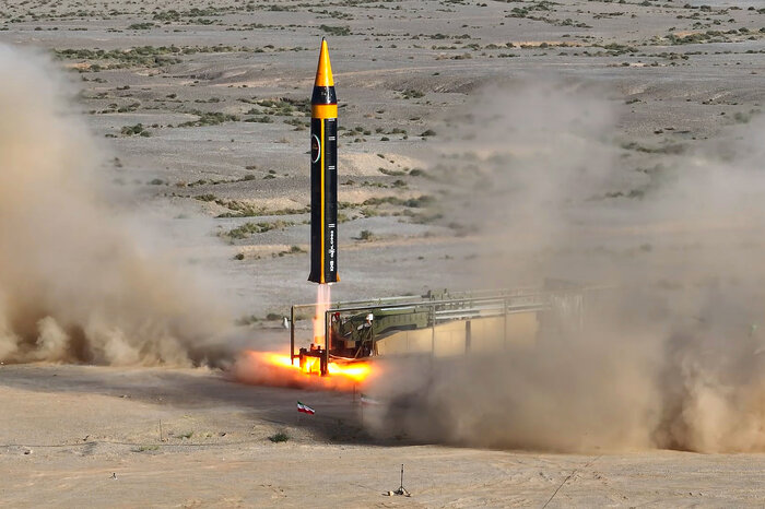 جدیدترین موشک بالستیک ایران با نام  خیبر  رونمایی شد