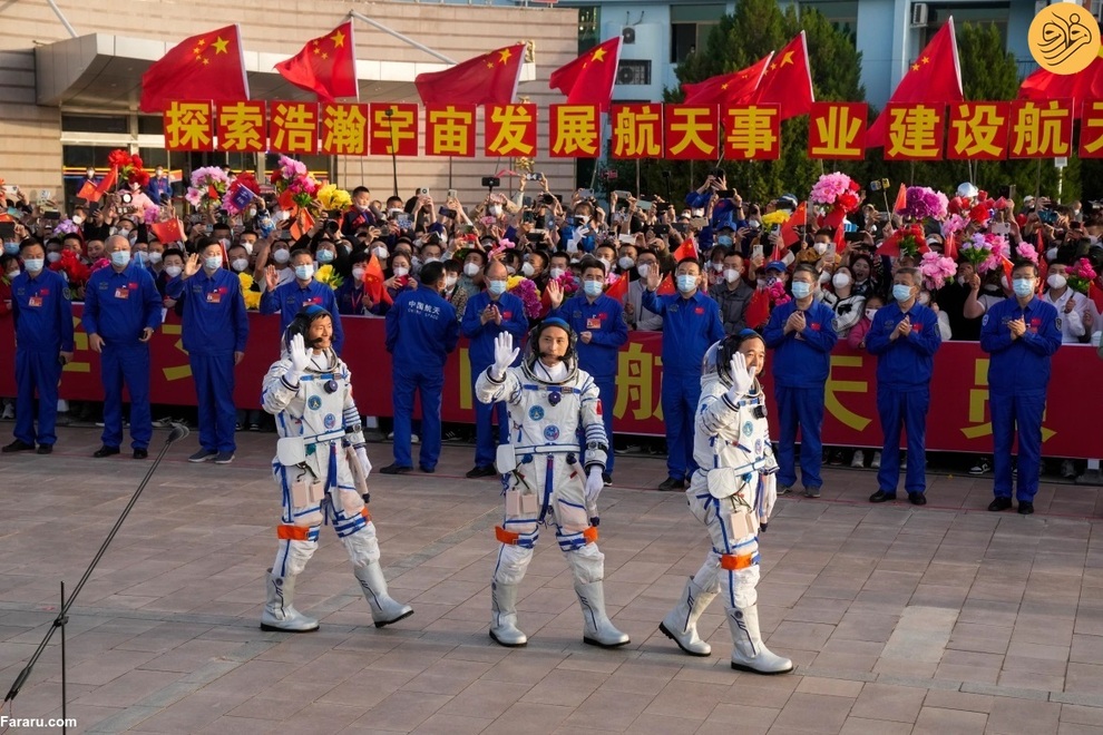 لحظه اعزام ۳ فضانورد چینی به فضا+عکس