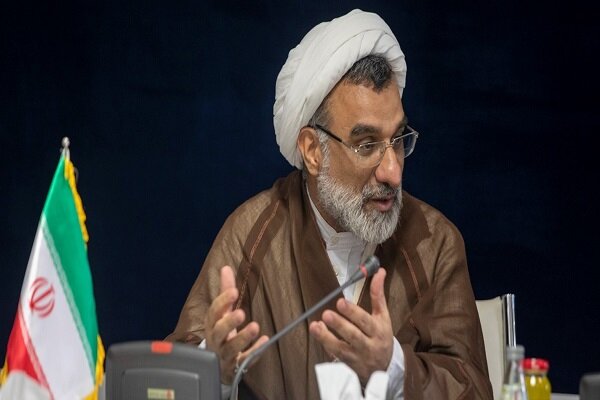 اساتید بسیجی الگوی حکمرانی فرهنگی و اجتماعی را تدوین کنند