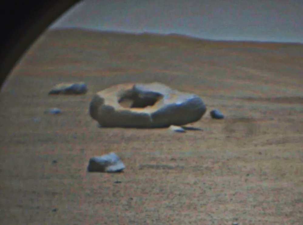 سنگ عجیبی در مریخ دیده شد+عکس
