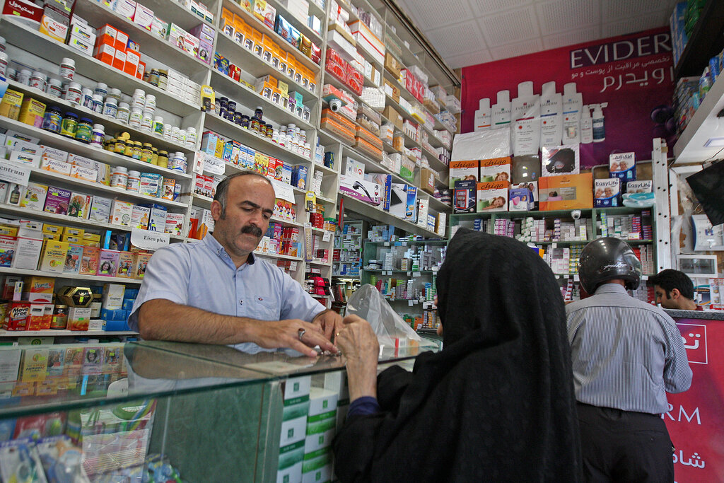 حرکت زیبای یک داروخانه در تهران+عکس