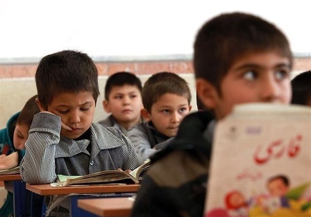 دوشیفته شدن مدارس برخی کلانشهرها بدنبال مهاجرت‌های داخلی و خارجی