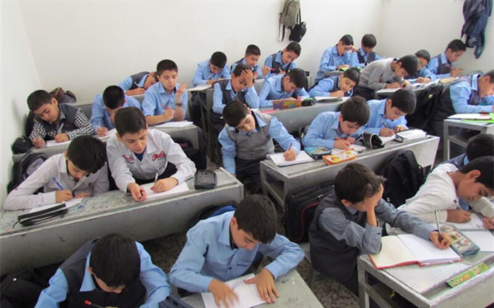 انبوه‌سازان به فکر فضا و سرانه آموزشی باشند؛ فضای آموزشی شهر تهران شرایط مناسبی ندارد