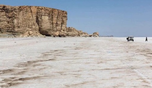 تصویر تلخ از وضعیت دریاچه ارومیه+عکس