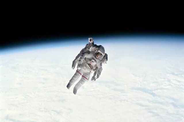 فضانوردان بدون لباس فضایی چند ساعت زنده می‌مانند؟