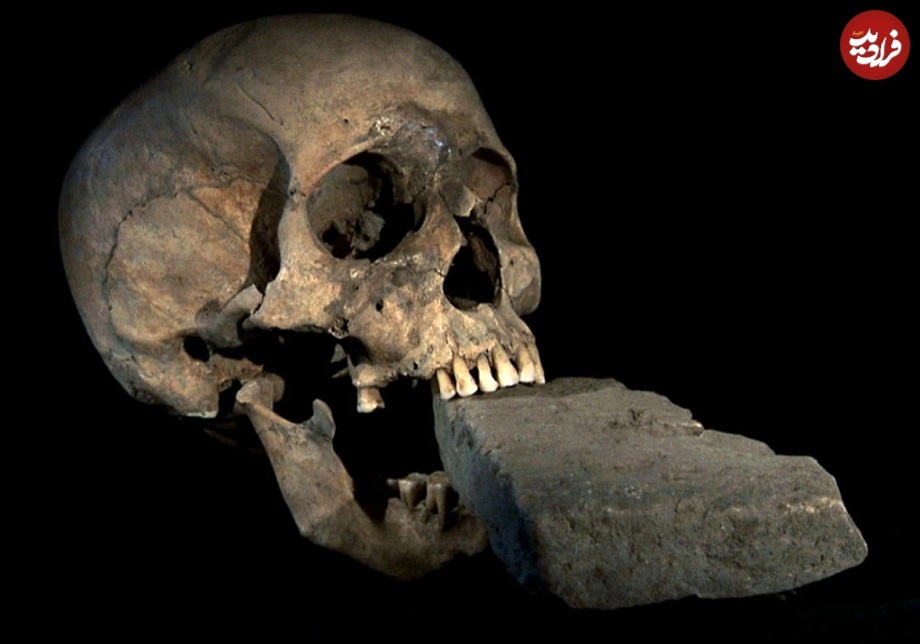 راز عجیب مردگان باستانی که در دهانشان آجر بود+عکس