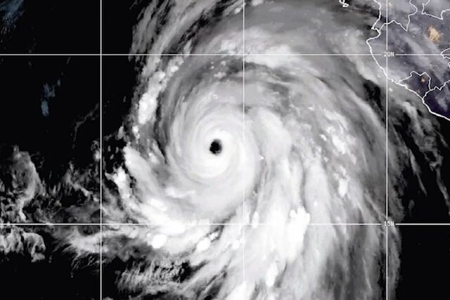 تصاویر ماهواره‌ای ترسناک از طوفان هیلاری+عکس