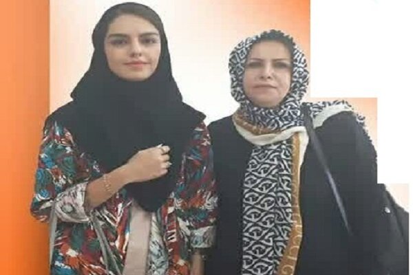 فارغ التحصیلی همزمان مادر و دختر در یک رشته دانشگاه پیام نور