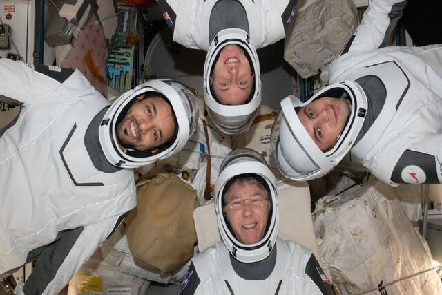 فضانوردان ماموریت کرو-۶ از ایستگاه فضایی جدا شدند