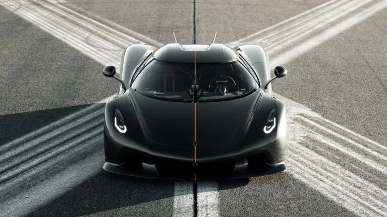 مقایسه سریع‌ترین خودروی دنیا با سریع‌ترین خودروی دنیا+عکس