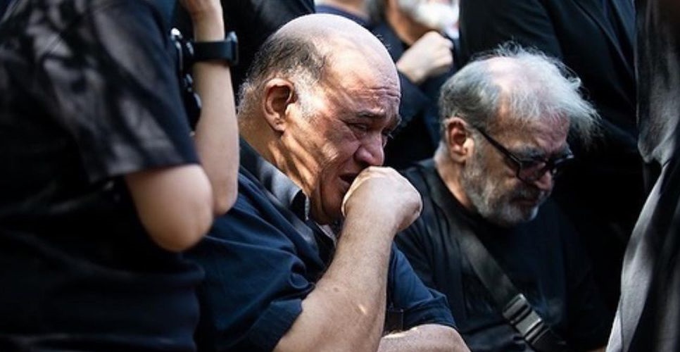 گریه های دردناک نادر سلیمانی در مراسم تشییع آرش میراحمدی+عکس