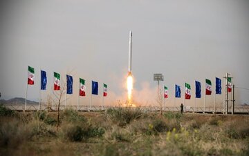 ماهواره نور ۳ ایران با موفقیت در مدار قرار گرفت