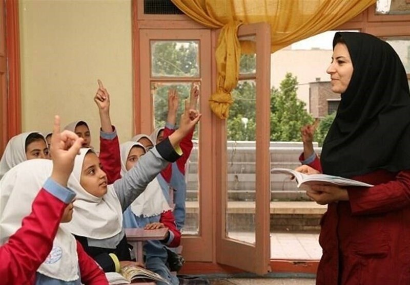 چند هزار نفر از معلمان آموزش‌و‌پرورش از مهر ماه تا به امروز یک ریال حقوق دریافت نکرده‌اند!