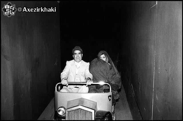 تصویر جالب از پدربزرگ و مادربزرگی در شهربازی تهران+عکس