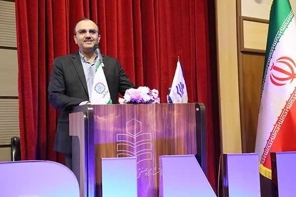 لزوم شکل‌گیری ادبیات مبتنی بر صنعت و دانشگاه