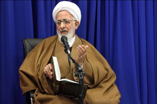 فلسفه، رهاورد الهی است که شکوفایی عقل را به عهده دارد
