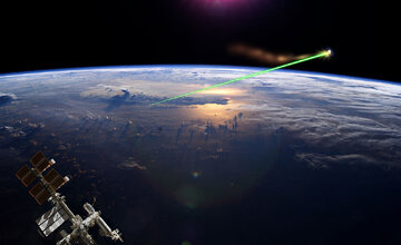 شلیک لیزرهای زمینی ژاپنی به فضا