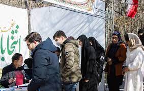 استقبال دانشجویان دانشگاه تبریز از رای گیری در محوطه دانشگاه با انجام یک طرح ابتکاری