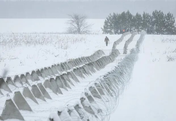 دیوار بتنی ۹۶۰ کیلومتری اوکراین ساخته شده با دندان اژدها+عکس