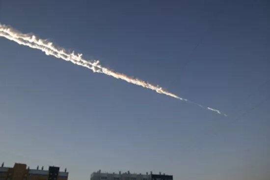 انفجار مرگبار یک شهاب سنگ بزرگ در آسمان روسیه+عکس