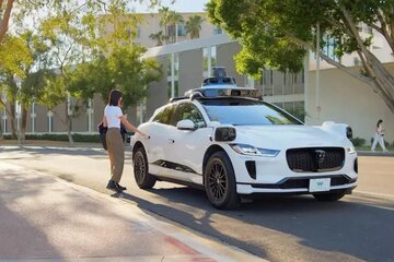 اسقبال گسترده مردم از تاکسی‌های رباتیک گوگل