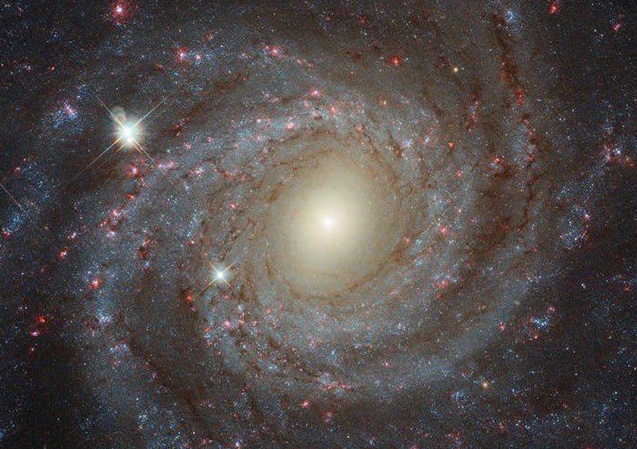 تصاویر باشکوه «هابل» از یک کهکشان مارپیچی