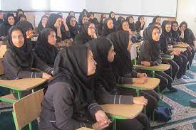 اما و اگرهای بازگشت دانش‌آموزان به تحصیل؛ قانون چه می‌گوید؟