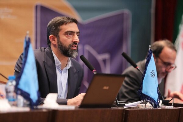 فاضلی توسط رییس دانشگاه منصوب دولت روحانی از دانشگاه اخراج شد فاضلی توسط رییس دانشگاه منصوب دولت روحانی از دانشگاه اخراج شد