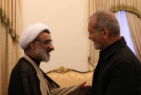 دیدار صمیمانه دبیر شورای عالی انقلاب فرهنگی با مسعود پزشکیان
