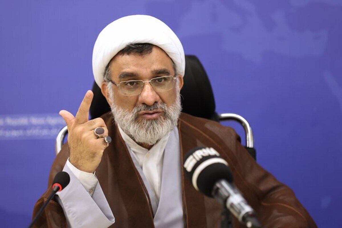 باید گفتمان علمی نخبگانی در کشور مورد تأکید قرار گیرد باید گفتمان علمی نخبگانی در کشور مورد تأکید قرار گیرد