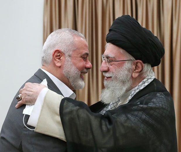 آخرین قاب از دیدار رهبر انقلاب با شهید اسماعیل هنیه آخرین قاب از دیدار رهبر انقلاب با شهید اسماعیل هنیه