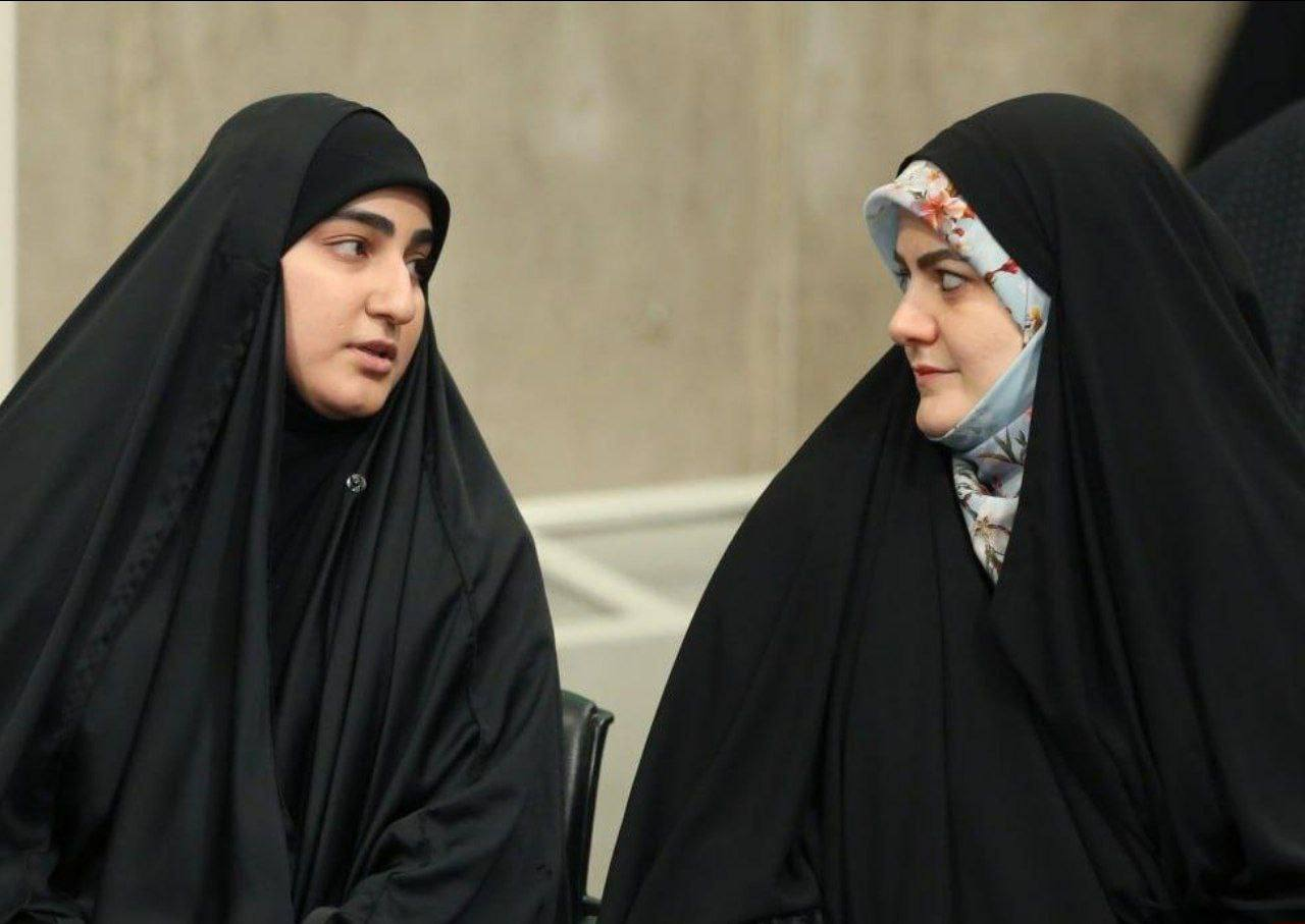 تصویری از همنشینی دختر پزشکیان با زینب سلیمانی 