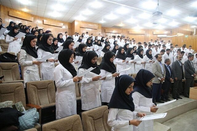 پزشکی صرفا علم نیست؛ هنری آراسته به زیور اخلاق است پزشکی صرفا علم نیست؛ هنری آراسته به زیور اخلاق است