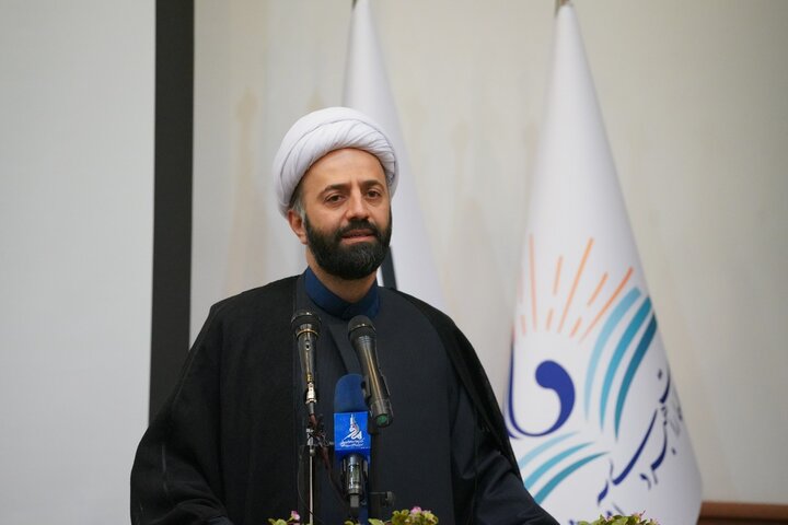 جای موضوع پیوند قرآن و دانشگاه در مجامع علمی بسیار خالی است جای موضوع پیوند قرآن و دانشگاه در مجامع علمی بسیار خالی است