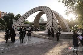 تاکید رئیس دانشگاه امیرکبیر برای انجام فعالیتهای تیمی دانشجویان تاکید رئیس دانشگاه امیرکبیر برای انجام فعالیتهای تیمی دانشجویان
