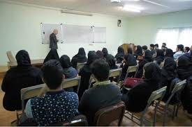 جامعه دانشگاهی باید درگیر حل مسائل واقعی کشور باشد جامعه دانشگاهی باید درگیر حل مسائل واقعی کشور باشد