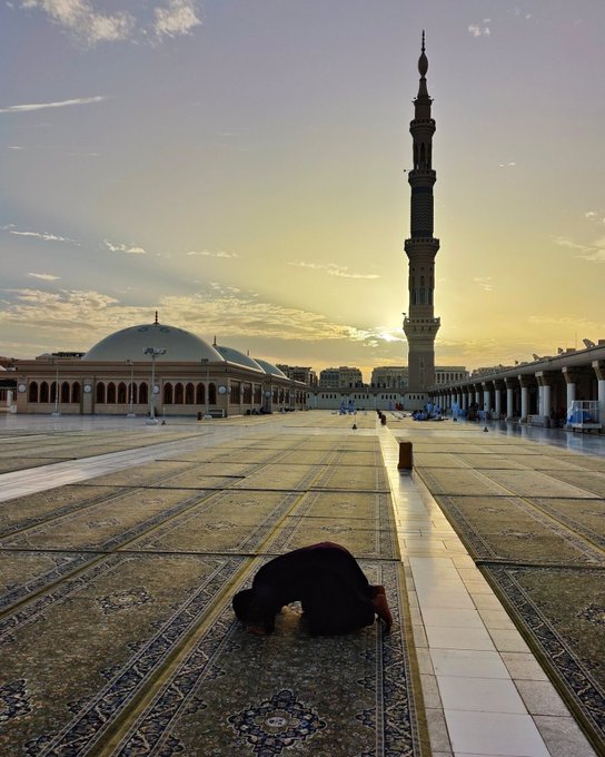 انسان معاصر تنهاست و تنها خدا را دارد+عکس انسان معاصر تنهاست و تنها خدا را دارد+عکس