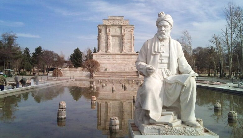 چرا فردوسی بزرگ خدای سخن نام گرفت؟ چرا فردوسی بزرگ خدای سخن نام گرفت؟