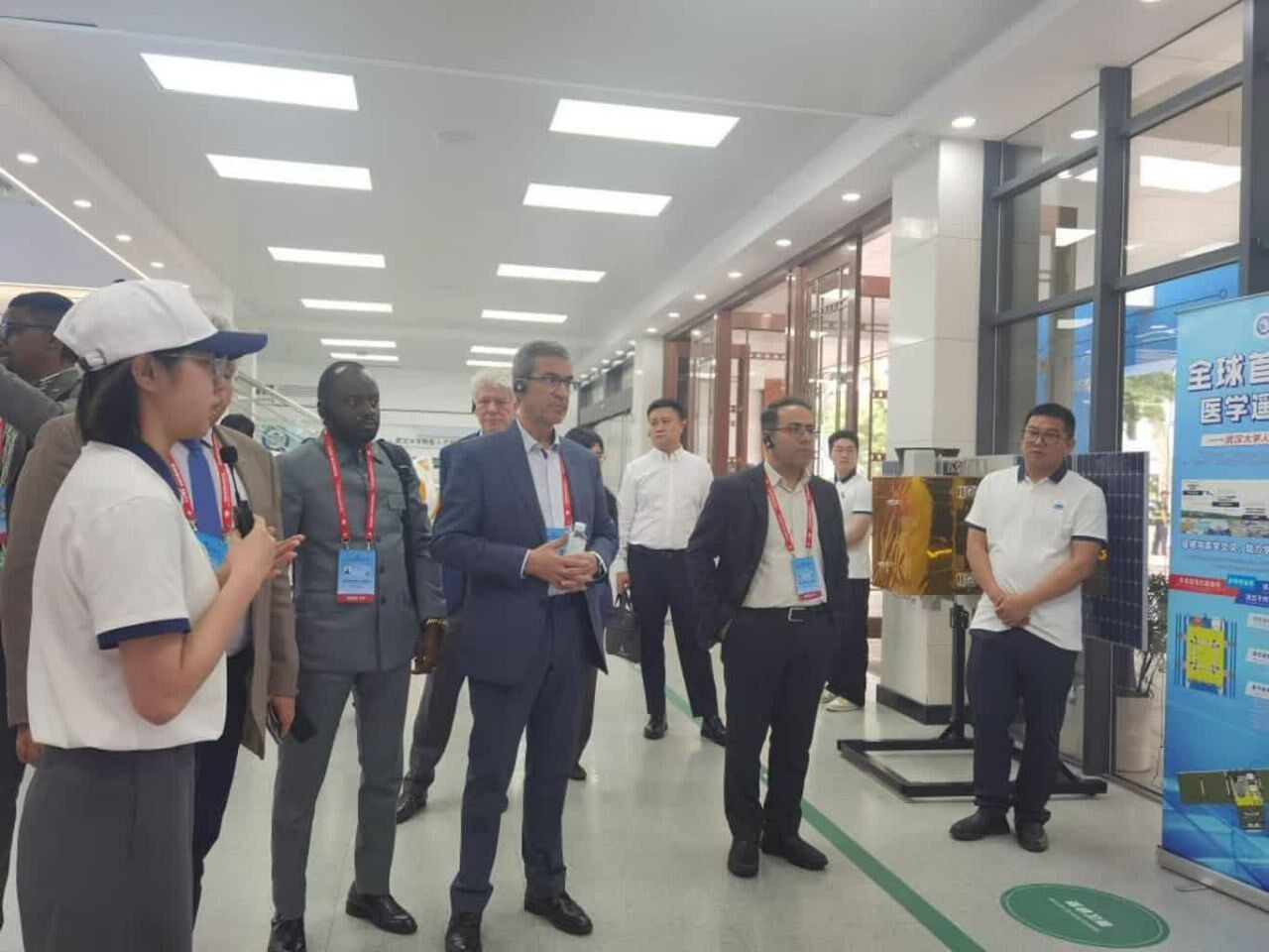 بازدید معاونان وزیر علوم از نمایشگاه دستاوردهای آموزش دیجیتال چین بازدید معاونان وزیر علوم از نمایشگاه دستاوردهای آموزش دیجیتال چین