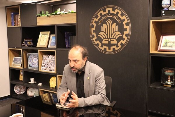 در دانشگاه صنعتی شریف مصممتر از قبل در راه توسعه علم و فناوری تلاش خواهیم کرد در دانشگاه صنعتی شریف مصممتر از قبل در راه توسعه علم و فناوری تلاش خواهیم کرد