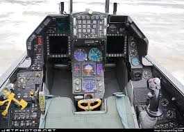کابین جنگنده F-16 چه شکلی است؟ کابین جنگنده F-16 چه شکلی است؟
