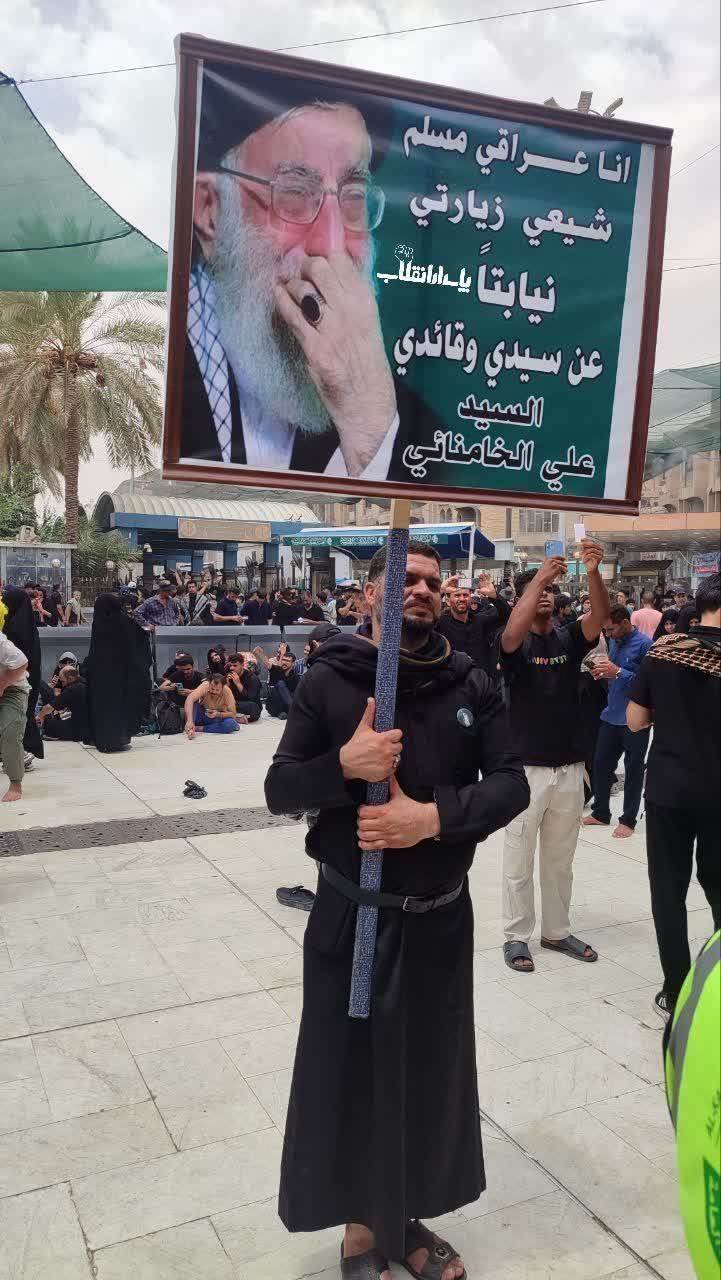  تصویر معنادار جوان عراقی در مقابل حرم حضرت عباس(ع)
