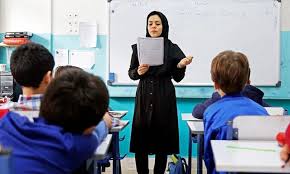 ۲۴ سالگی؛ سقف سنی مطلوب ورود به حرفه معلمی/ افزایش سقف سنی ورود به دانشگاه‌های تربیت معلم در انتظار تصمیم شورای عالی انقلاب فرهنگی