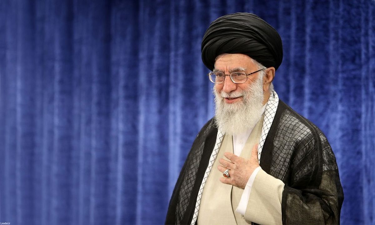 پیمان بیش از ۳۴۰۰ نفر از نخبگان و سرآمدان علمی با رهبر انقلاب