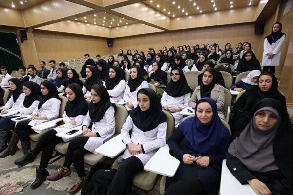 اولویت وزارت بهداشت پذیرش دانشجوی پولی نیست